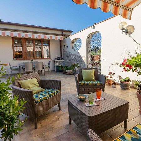 Apartamento Sunny Courtyard Piombino Exterior foto