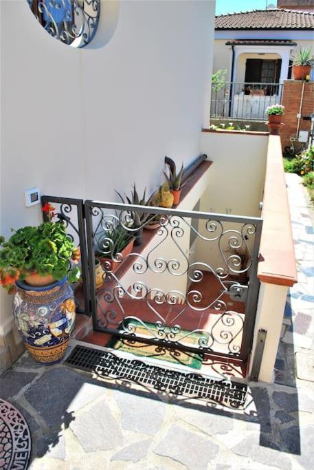 Apartamento Sunny Courtyard Piombino Exterior foto