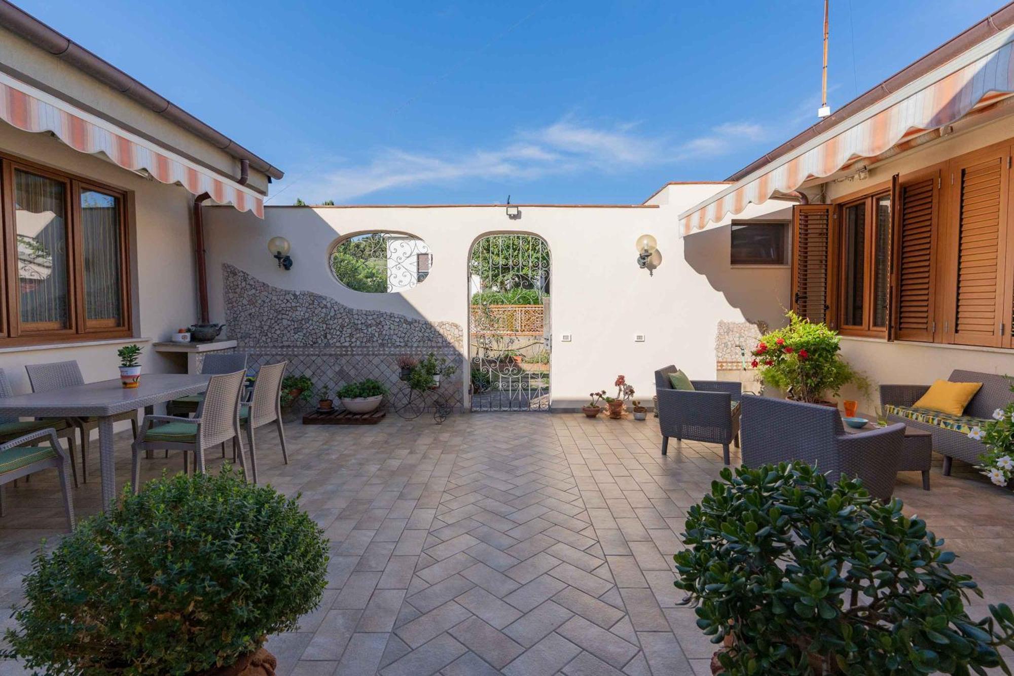 Apartamento Sunny Courtyard Piombino Exterior foto